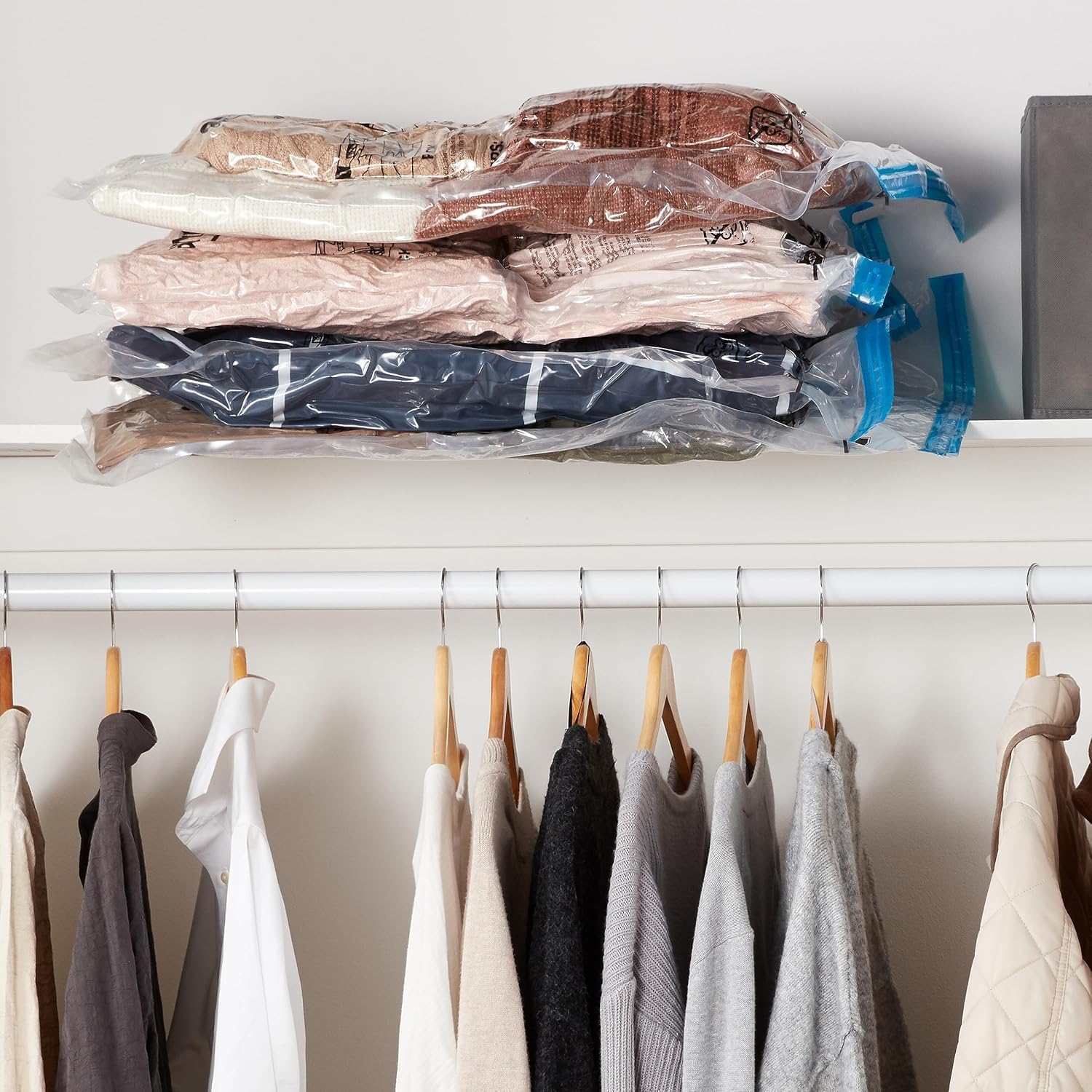 Amazon Basics Vacuum Compression Space Saving Storage Bags with Hand Pump for Travel, Multiple Sizes for Clothes and Blankets, Clear, 12 Pack (3 Small, 3 Medium, 3 Large & 3 Jumbo) - Image 6